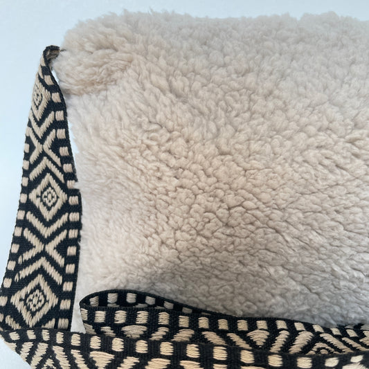 Clutch Teddy crème met zwart/beige band